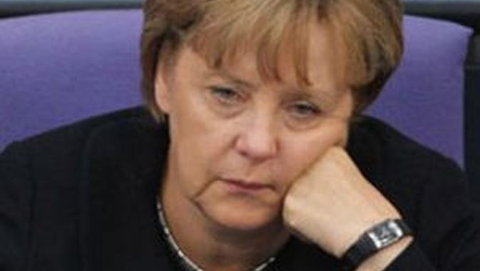 Merkel&#039;e kendi partisi bile inanmıyor