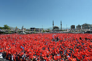 AK Parti&#039;nin Kayseri mitinginde mahşeri kalabalık