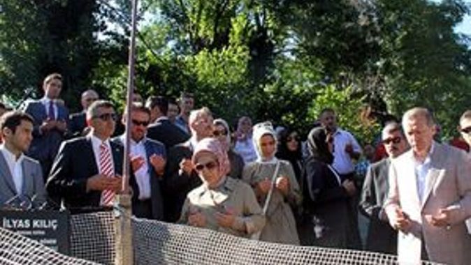 Erdoğan&#039;dan CHP&#039;li vekilin mezarına ziyaret