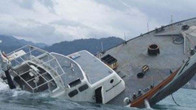 Antalya&#039;da kuru yük gemisi battı, 11 mürettabat kurtarıldı