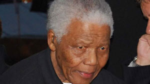 Mandela, hastaneye götürülürken ölüyordu
