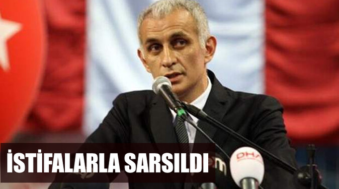 Trabzonspor istifalarla sarsıldı