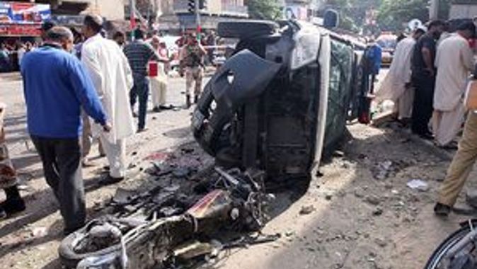 Pakistan&#039;da bombalı suikast, 7 ölü
