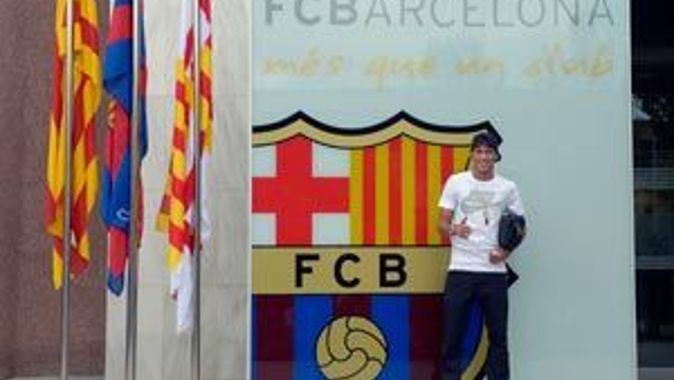Neymar, Barcelona&#039;ya imza atıyor