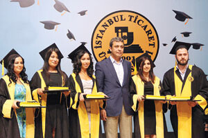 İstanbul Ticaret Üniversitesi&#039;nde mezuniyet sevinci