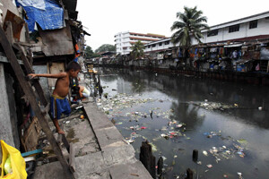 Filipinler&#039;de kasırga bin 600 kişiye ev boşalttırdı
