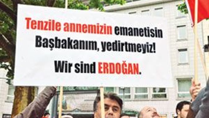 Almanya&#039;da &#039;Erdoğan&#039;ı yedirtmeyiz&#039; mitingi
