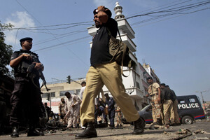 Pakistan&#039;da bombalı saldırı, 14 ölü