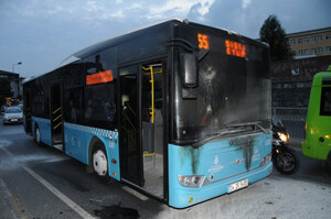 Şişli&#039;de halk otobüsünü yaktılar