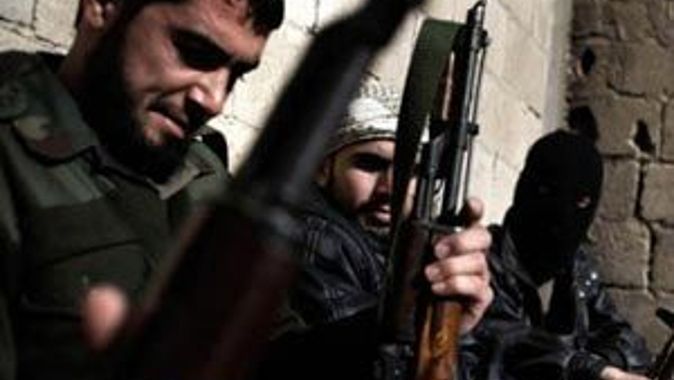 Suriye ordusundan kopuş sürüyor, 141 subay Türkiye&#039;ye sığındı