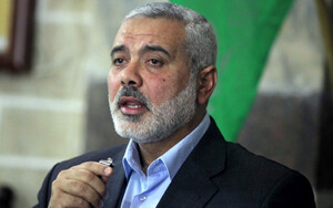 Gazze&#039;de ilk teravihi Başbakan Haniye kıldırdı