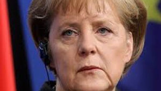 Merkel &#039;dinleme&#039;leri savundu