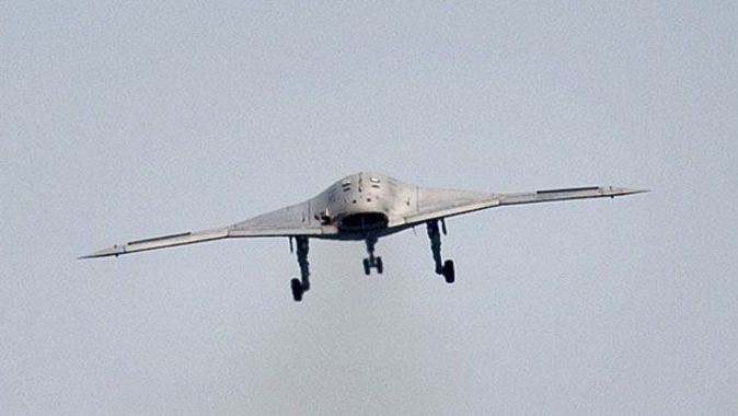 İlk insansız savaş jeti &#039;X-47B&#039;den gövde gösterisi