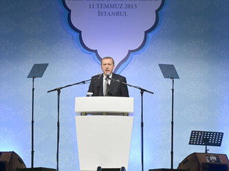 Başbakan Erdoğan&#039;dan Taksim&#039;e taş, &#039;O meydan büyük değil&#039;