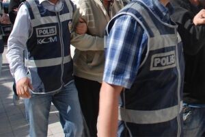 İzmir&#039;de Gezi Parkı operasyonu ,15 gözaltı