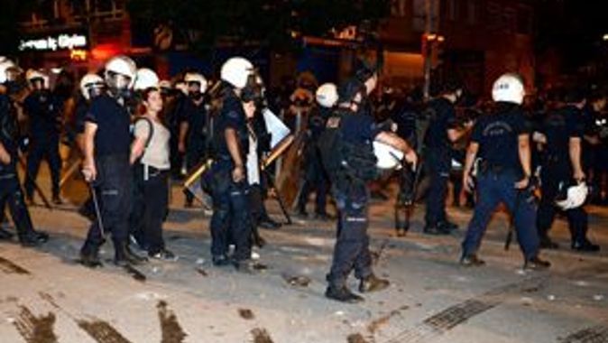 Ankara&#039;da göstericilere biber gazlı müdahale