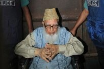 Ghulam Azam&#039;a müebbet hapis Bangladeş&#039;i karıştırdı