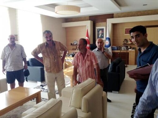 Antalya Belediyesi&#039;ne haciz geldi, başkanın televizyonu gitti
