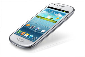 Samsung&#039;tan kapaklı Galaxy serisi