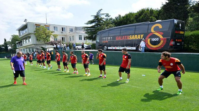 Galatasaray, Malaga&#039;ya hazırlanıyor