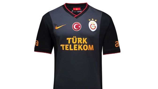 Galatasaray&#039;da deplasman forması tanıtıldı