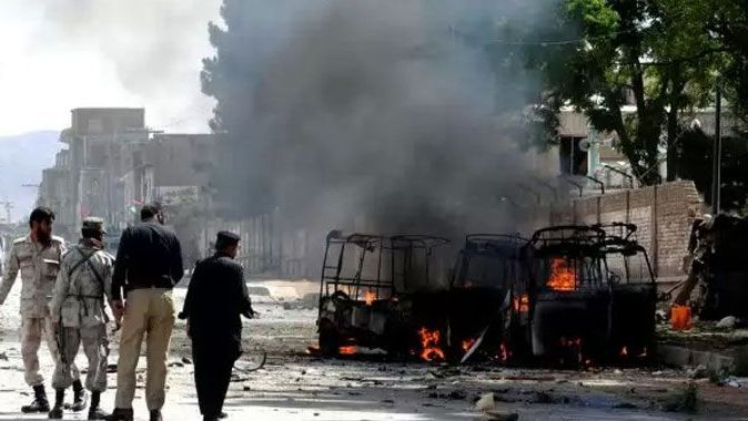 Pakistan&#039;da pazar yerine bombalı saldırı, 23 ölü