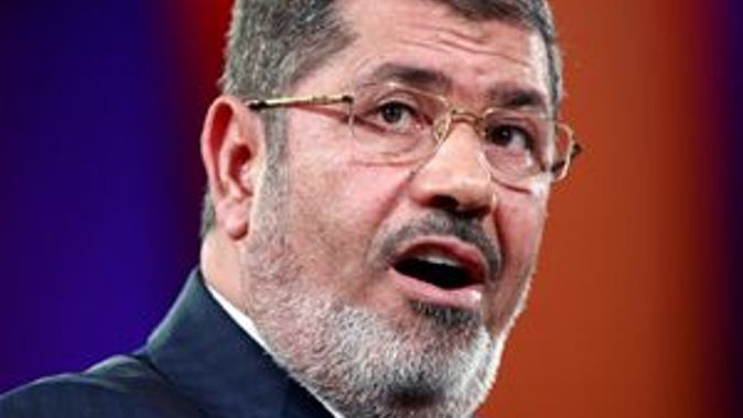 Mursi&#039;ye yurtdışına çıkış yasağı