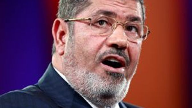 Mursi darbeyi reddetti, halkı direnişe çağırdı