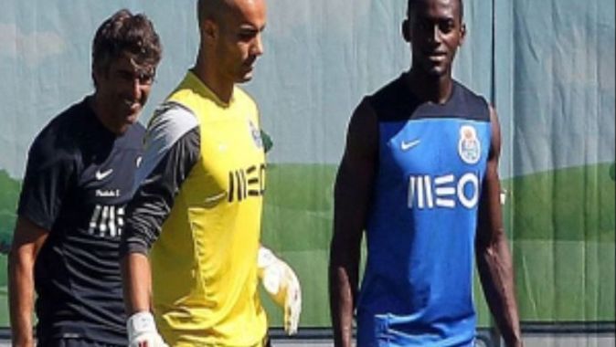 Sinan Bolat resmen Porto&#039;da