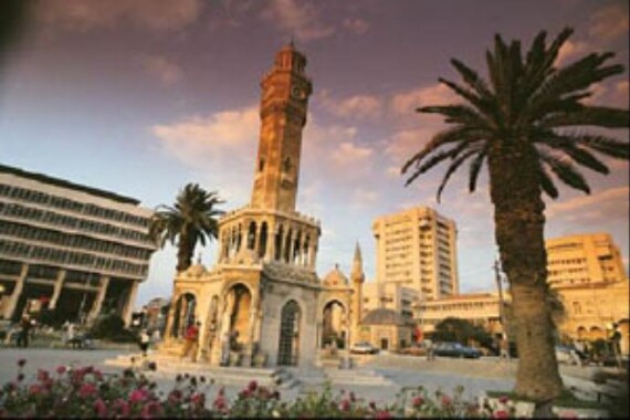 İzmir, Türkiye&#039;nin en yaşanabilir şehri seçildi