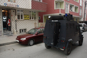 İstanbul&#039;da özel harekat polisinden şafak operasyonu