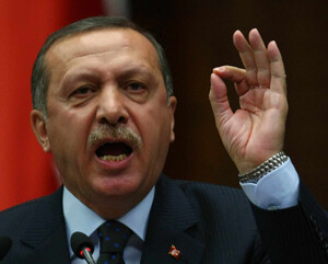 Erdoğan, &#039;Mursi&#039;nin görev verdikleri el ele darbe yaptı&#039;