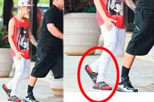Justin Bieber&#039;ın kırmızı çorapları görenleri şaşırttı