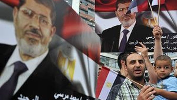 Mursi&#039;ye destek için Saraybosna, Filistin ve Yemen&#039;de gösteri