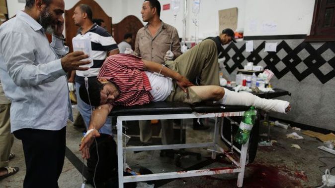Mısır&#039;da camiler hastaneye çevirildi