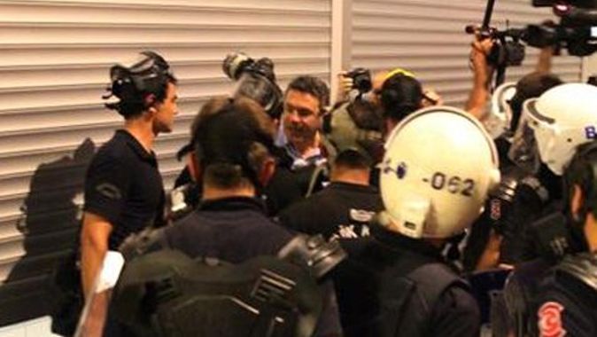 Polisten CHP&#039;li Salıcı&#039;ya: Kes lan!