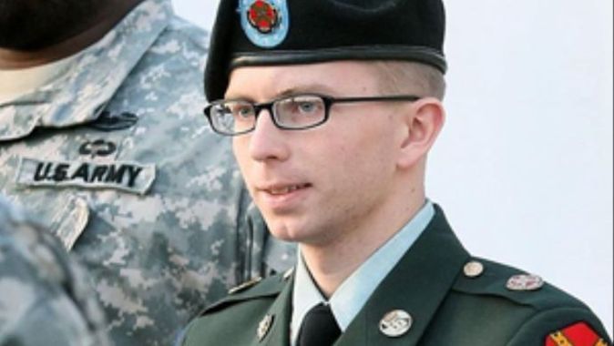 Er Manning askeri mahkemede