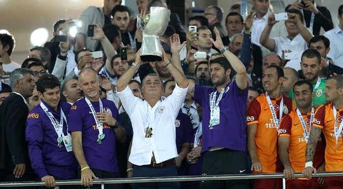 Fatih Terim Galatasaray&#039;ın başında 16&#039;ncı kupasını kazandı