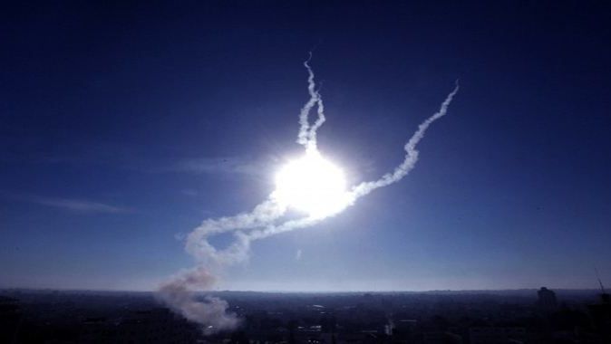 İsrail&#039;e roketlerle saldırdılar