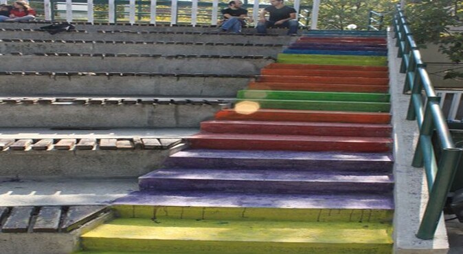 Bursa&#039;da merdivenler rengarenk oldu