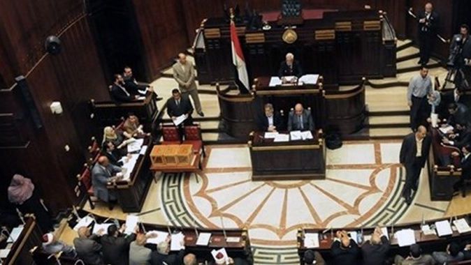 Mısır&#039;da anayasa çalışmalarının ikinci günü tartışmalı geçti