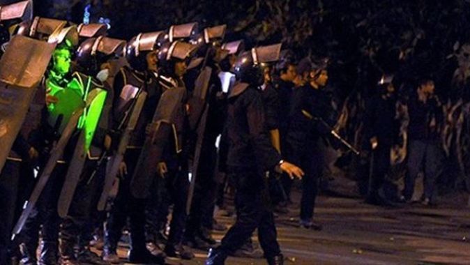 Mısır polisinden TRT Kahire bürosuna baskın
