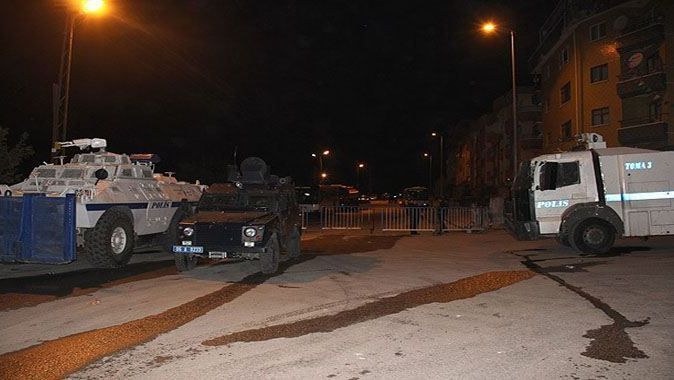 Başkentte olaylı gece, yol kapatan eylemcilere gözaltı