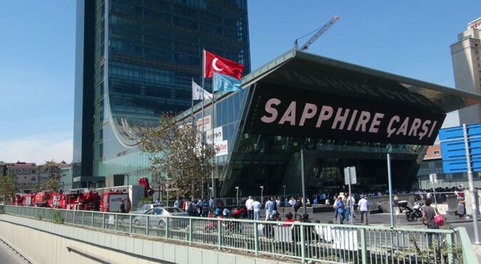 İstanbul Sapphire&#039;de yangın VİDEO