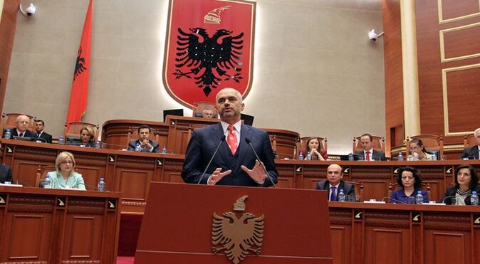 Arnavutluk&#039;ta yeni hükümet güvenoyu aldı