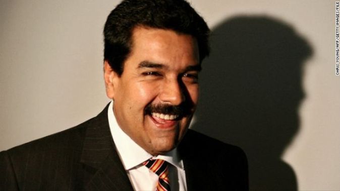 Maduro işte böyle yere kapaklandı - VİDEO
