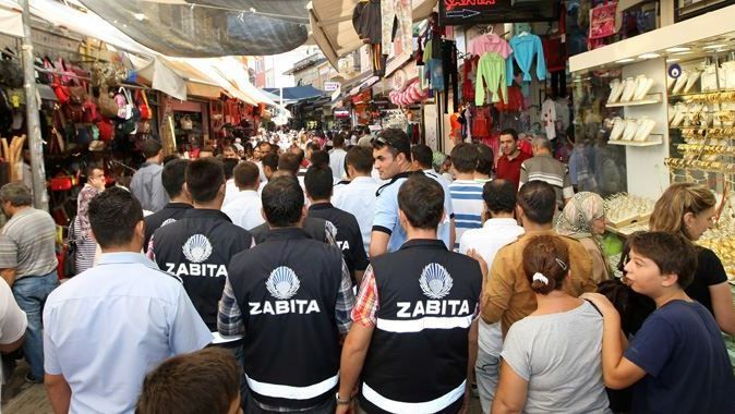 İzmir Kemeraltı çarşısı işportadan kurtuldu