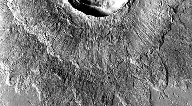 Mars&#039;ta esrarengiz kraterler