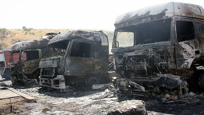 Irak&#039;ta 20 Türk tırı yandı