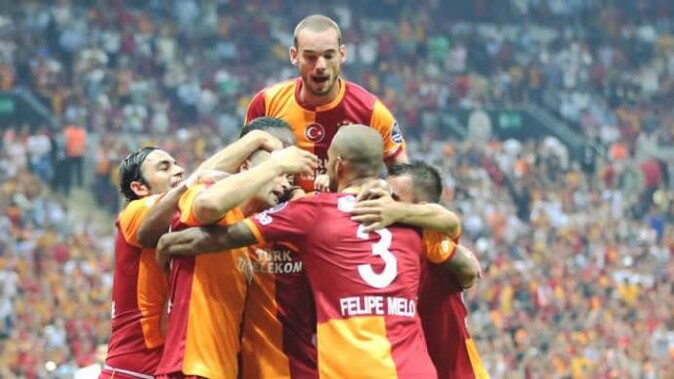 Galatasaray&#039;ın UEFA kadrosunda Fatih Terim sürprizleri